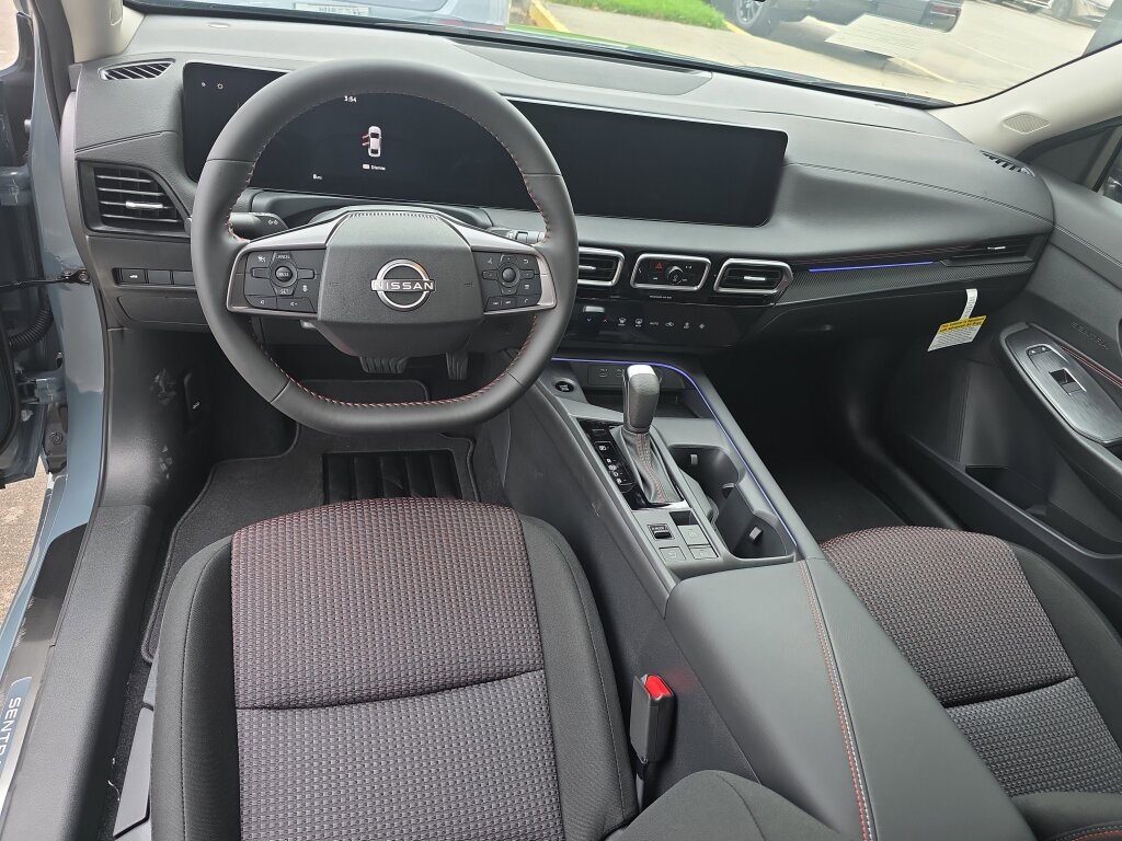 New 2026 Nissan Sentra SR w/ Floor Mat Package FWD image 4