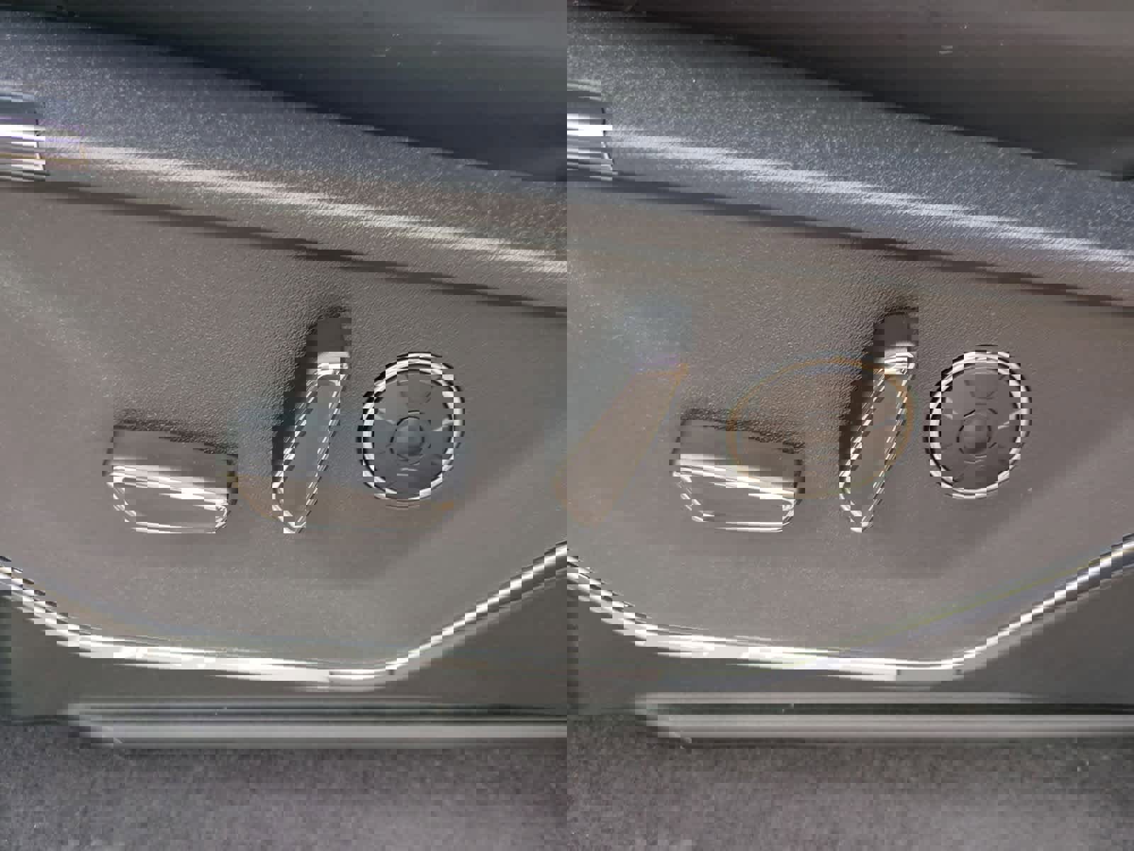 Used 2025 Ford F150 Platinum w/ Equipment Group 702A High image 17