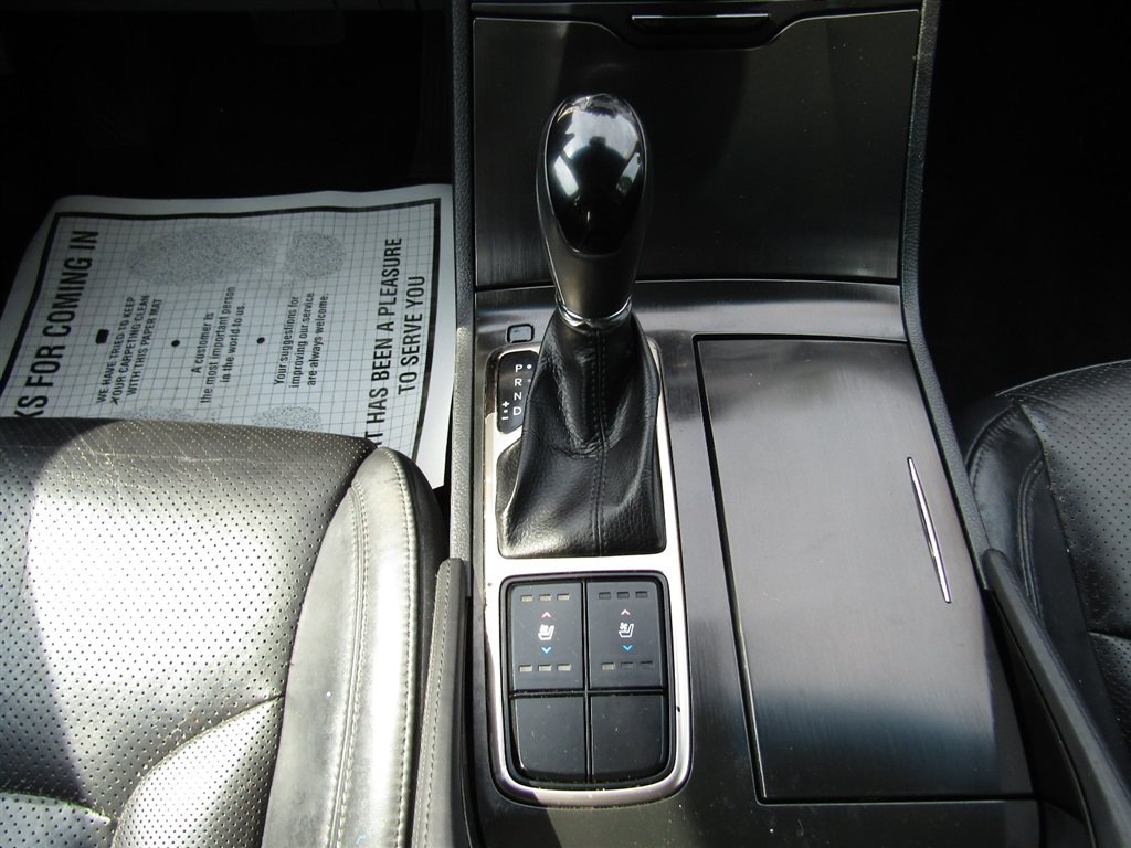 Used 2014 Hyundai Azera Limited FWD image 16