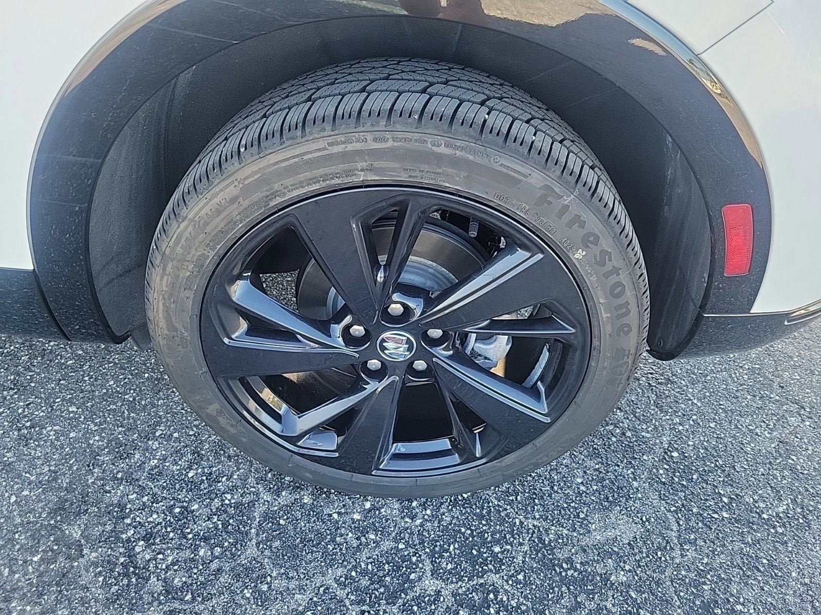 Used 2023 Buick Envision Essence w/ Sport Touring Package FWD image 9