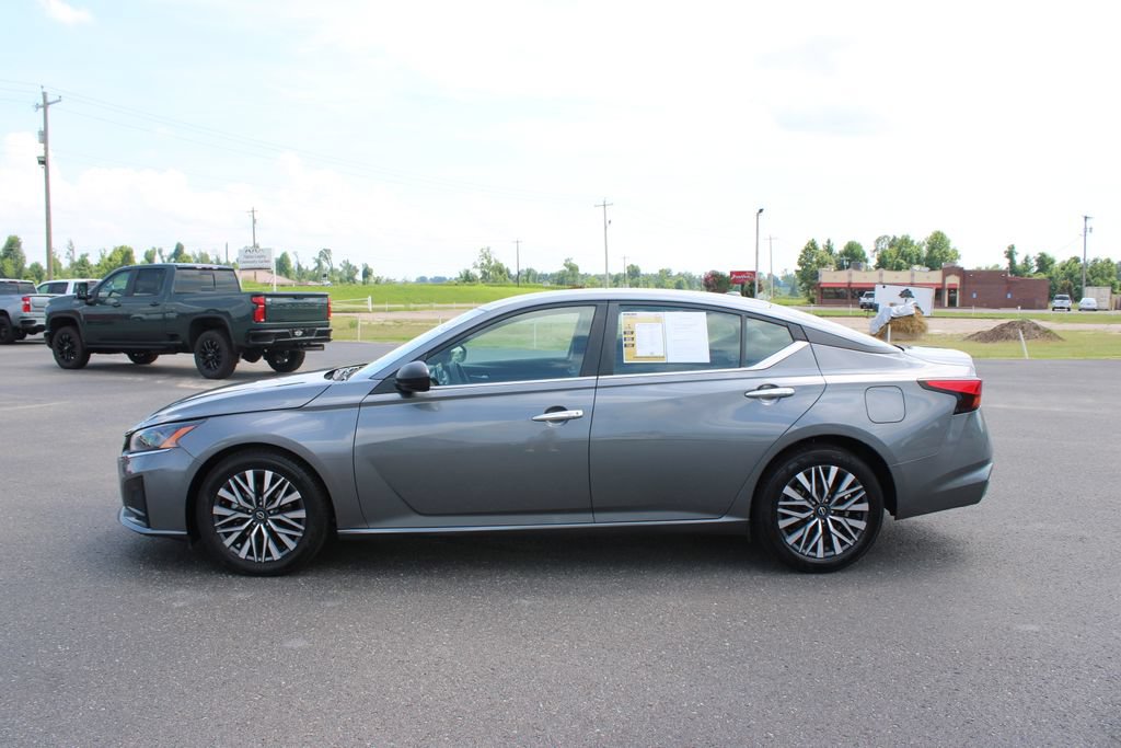 Used 2024 Nissan Altima 2.5 SV FWD image 6