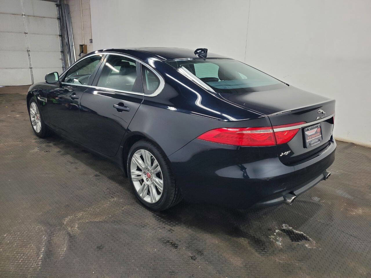 Used 2016 Jaguar XF Premium image 5