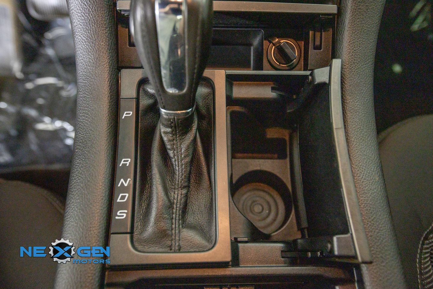 Used 2013 Ford Taurus SEL FWD image 22