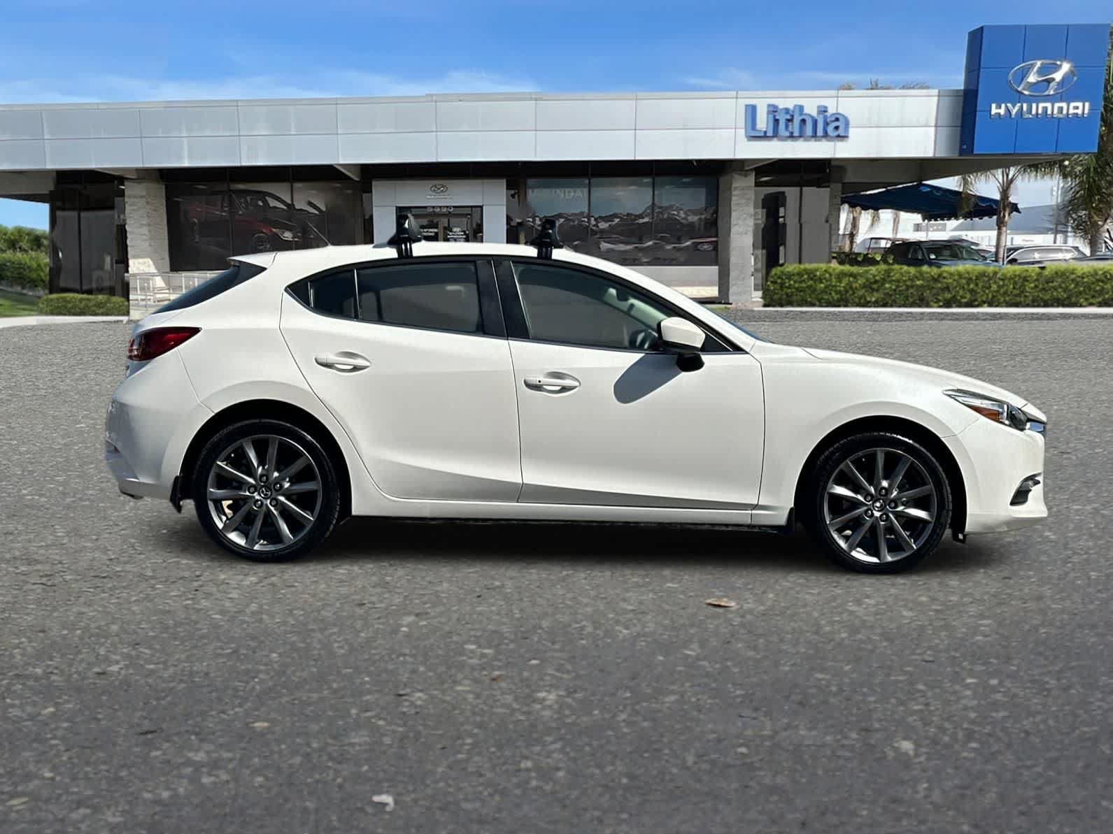 Used 2018 MAZDA MAZDA3 Touring FWD image 9