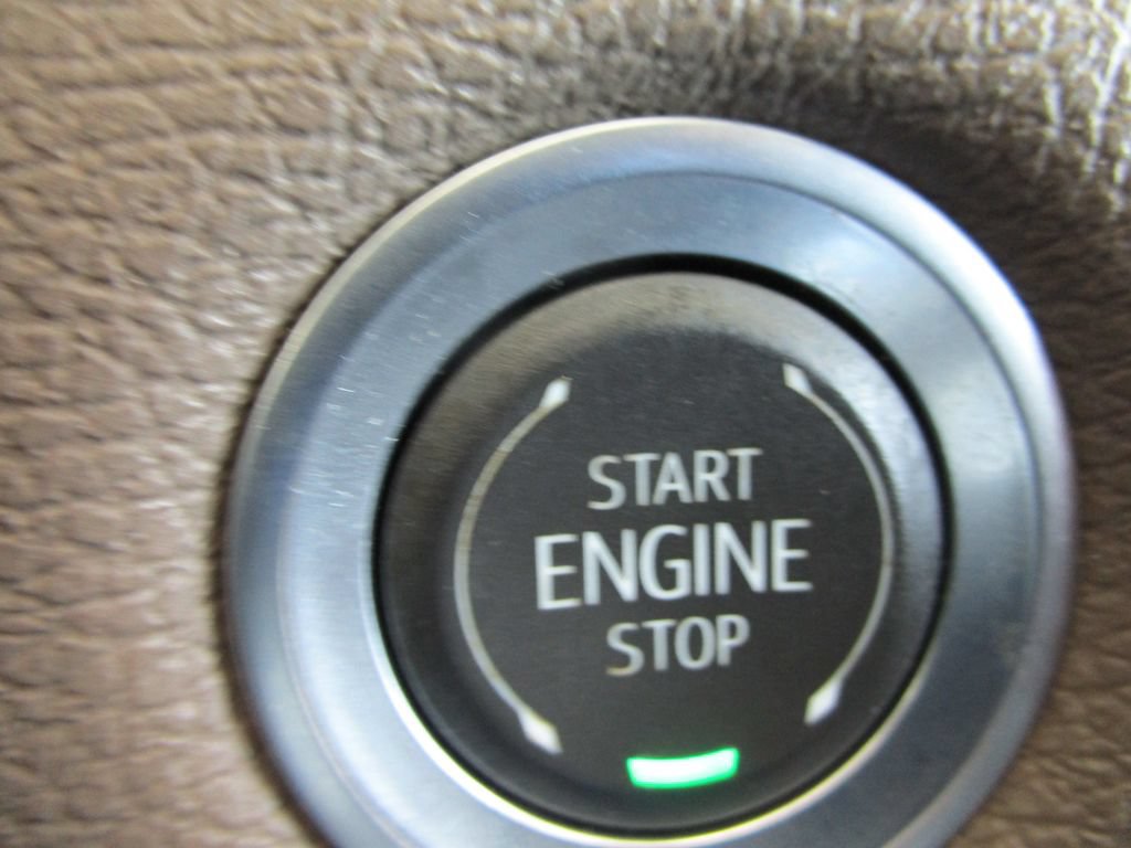 Used 2024 GMC Canyon Denali AWD/4WD image 39
