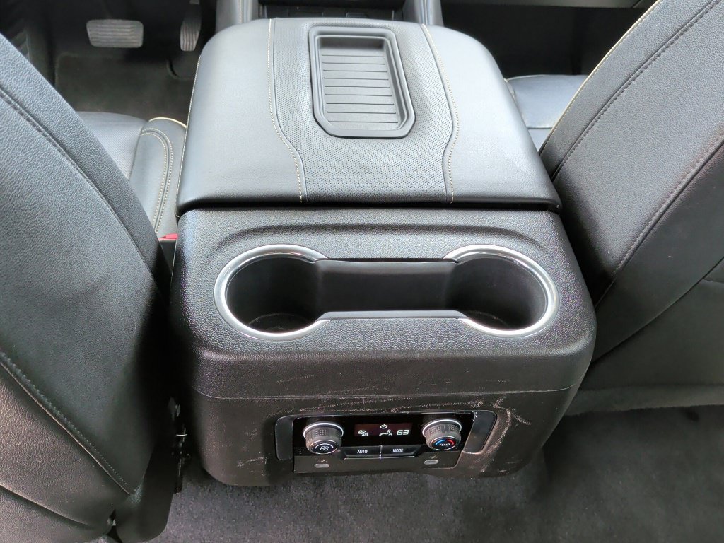 Used 2023 Chevrolet Suburban Premier AWD/4WD image 42