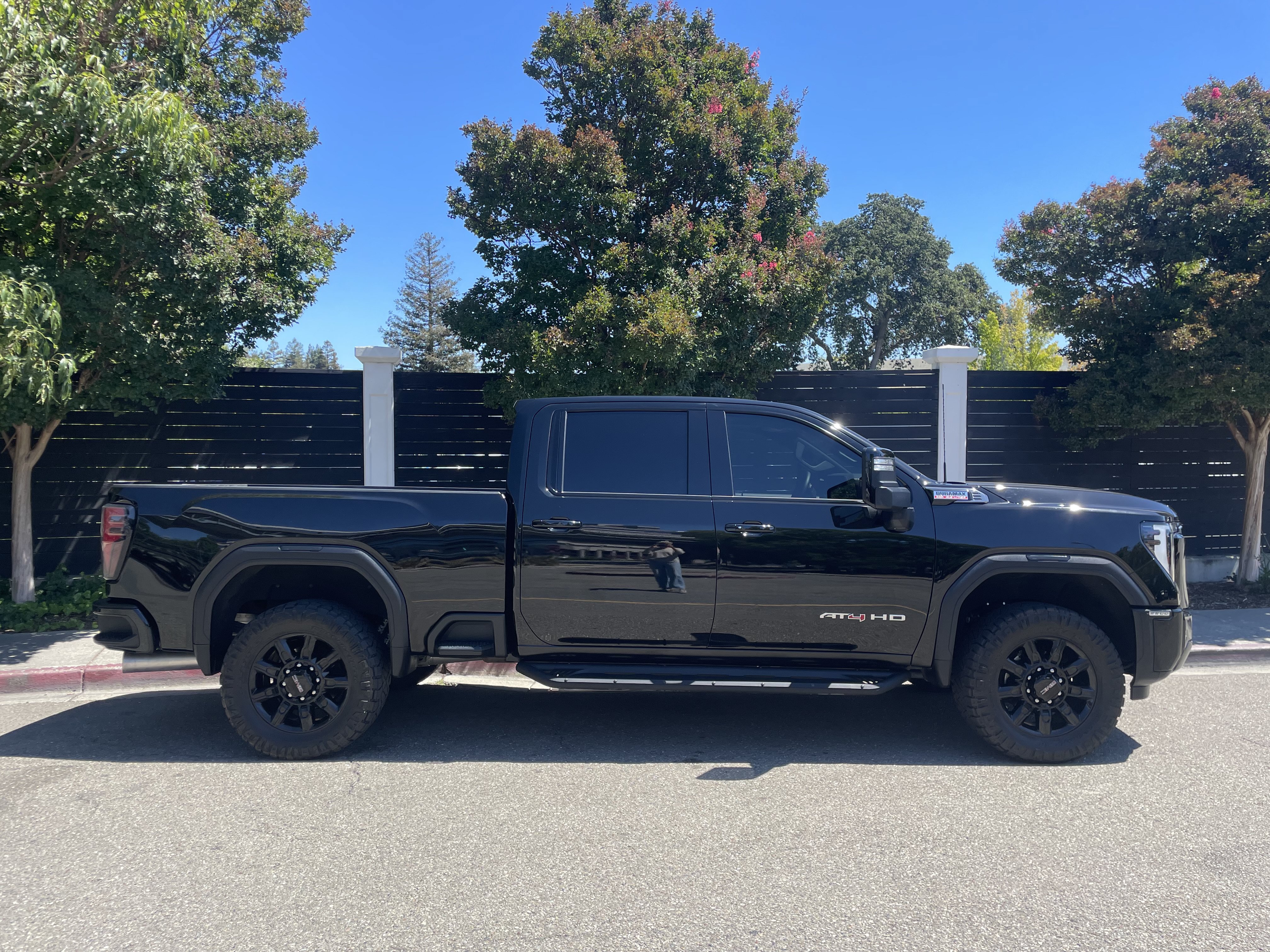 Used 2025 GMC Sierra 2500 AT4 w/ AT4 Preferred Package AWD/4WD image 6