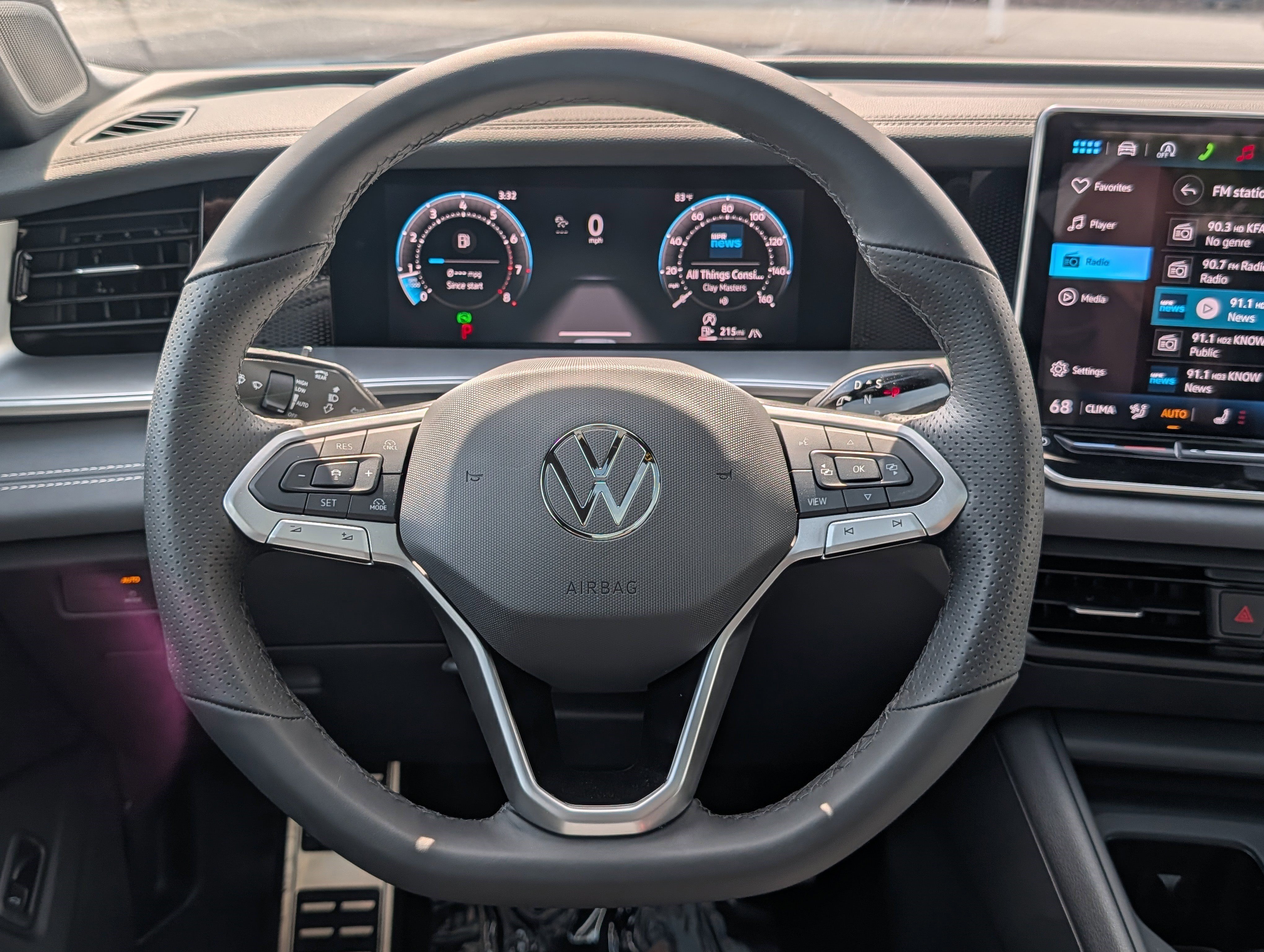 New 2026 Volkswagen Tiguan SE R-Line AWD/4WD image 8