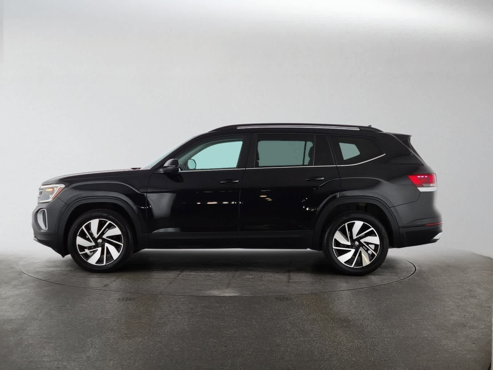 Used 2025 Volkswagen Atlas SE AWD/4WD image 6