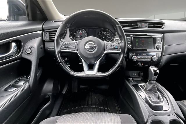 Used 2020 Nissan Rogue SV w/ Sun & Sound Touring Package FWD image 8