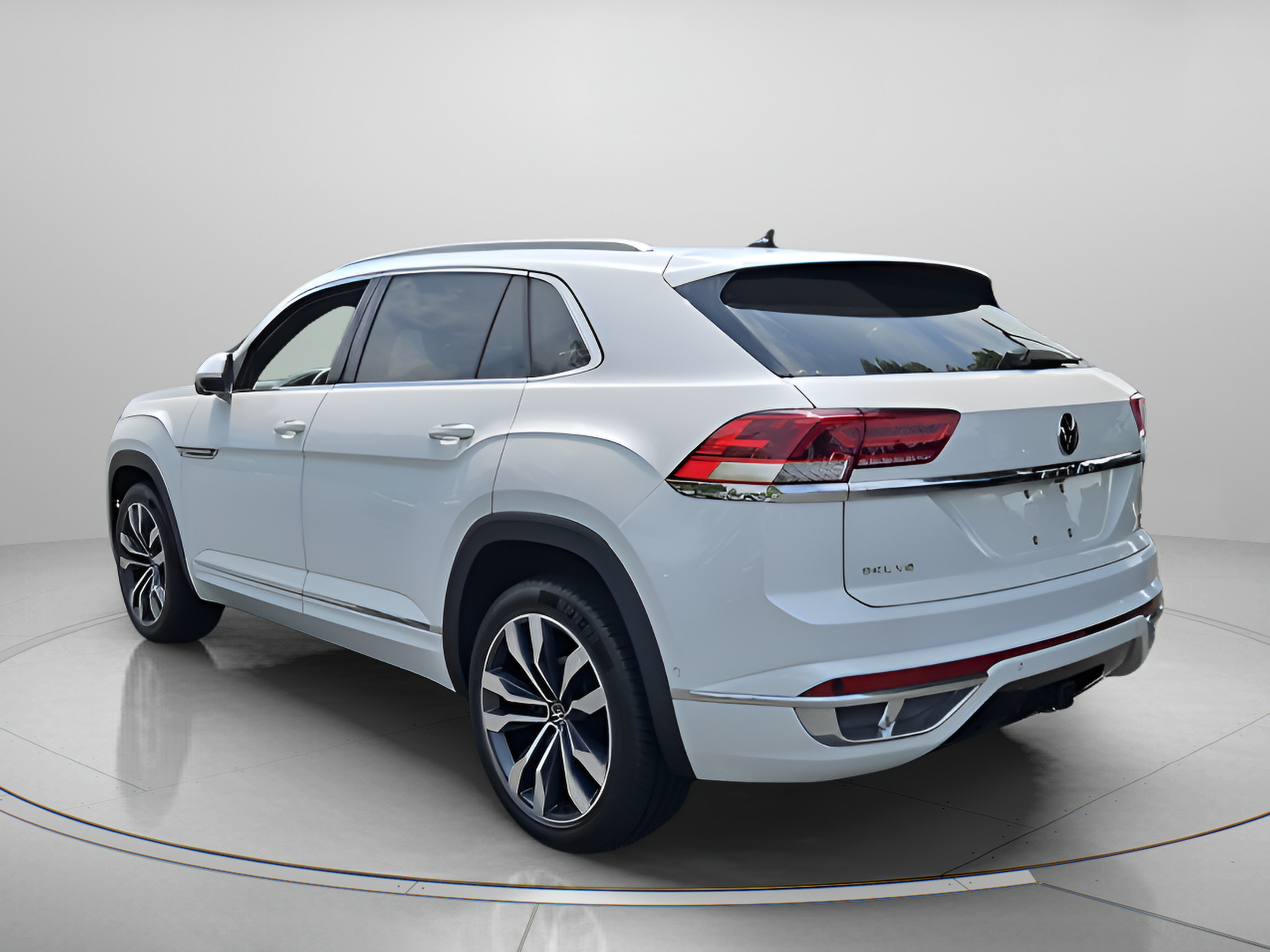 Certified 2022 Volkswagen Atlas Cross Sport SEL Premium R-Line AWD/4WD image 3