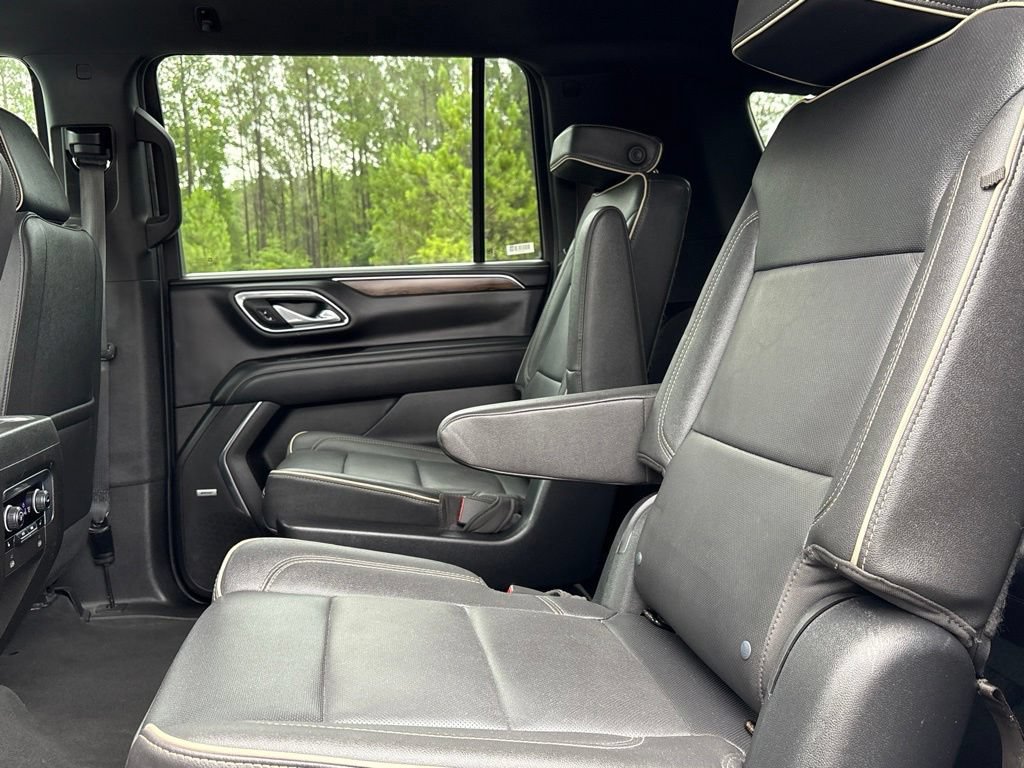 Used 2023 Chevrolet Suburban Premier AWD/4WD image 13