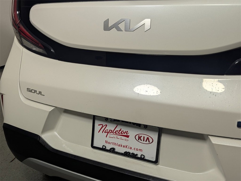 Used 2023 Kia Soul EX image 8