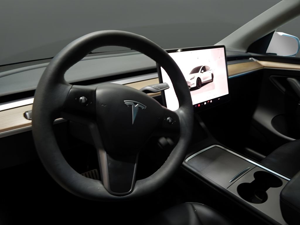 Used 2023 Tesla Model Y Long Range image 15
