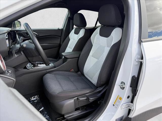 Used 2024 Chevrolet Trax RS w/ Driver Confidence Package FWD image 11