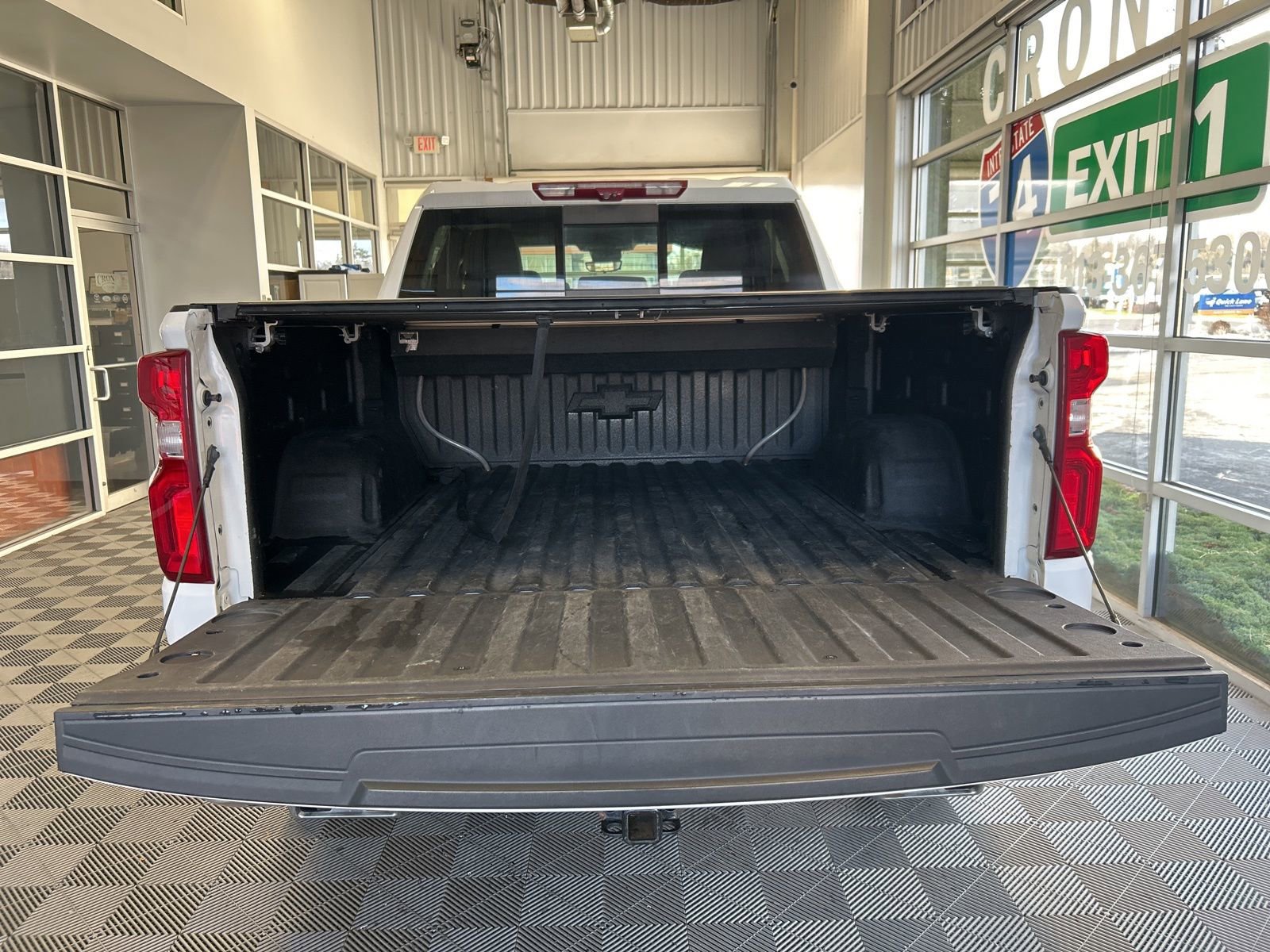 Used 2023 Chevrolet Silverado 1500 LTZ w/ Technology Package image 11