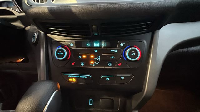 Used 2019 Ford Escape SE image 20