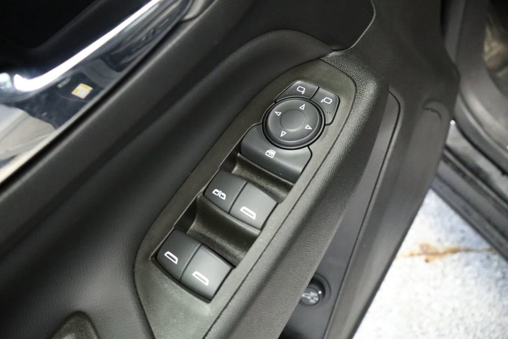 Used 2023 Chevrolet Equinox LT w/ Driver Convenience Package AWD/4WD image 32