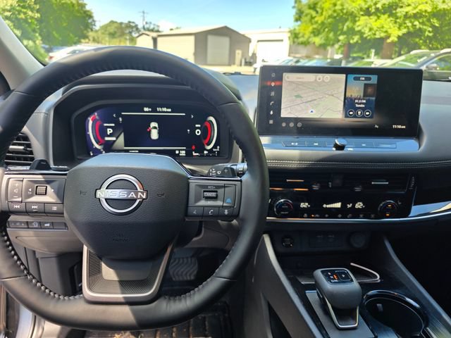 Used 2023 Nissan Rogue SV w/ SV Premium B Package FWD image 8