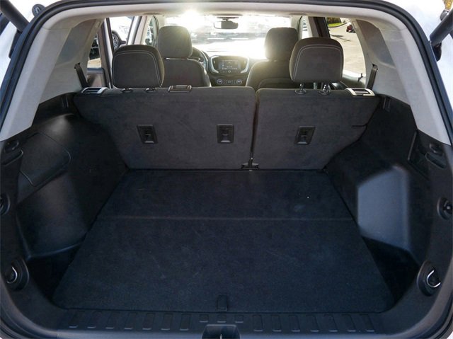 Used 2023 GMC Terrain SLE w/ Driver Convenience Package image 10