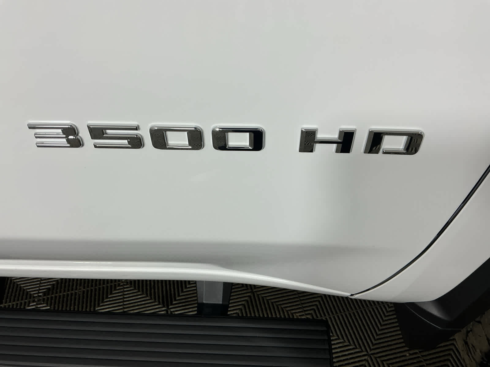 Used 2024 Chevrolet Silverado 3500 LT w/ Convenience Package image 6