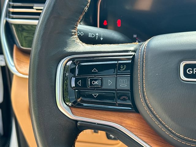Used 2025 Jeep Grand Wagoneer L Series III w/ Rear Seat Video Group 1 AWD/4WD image 31