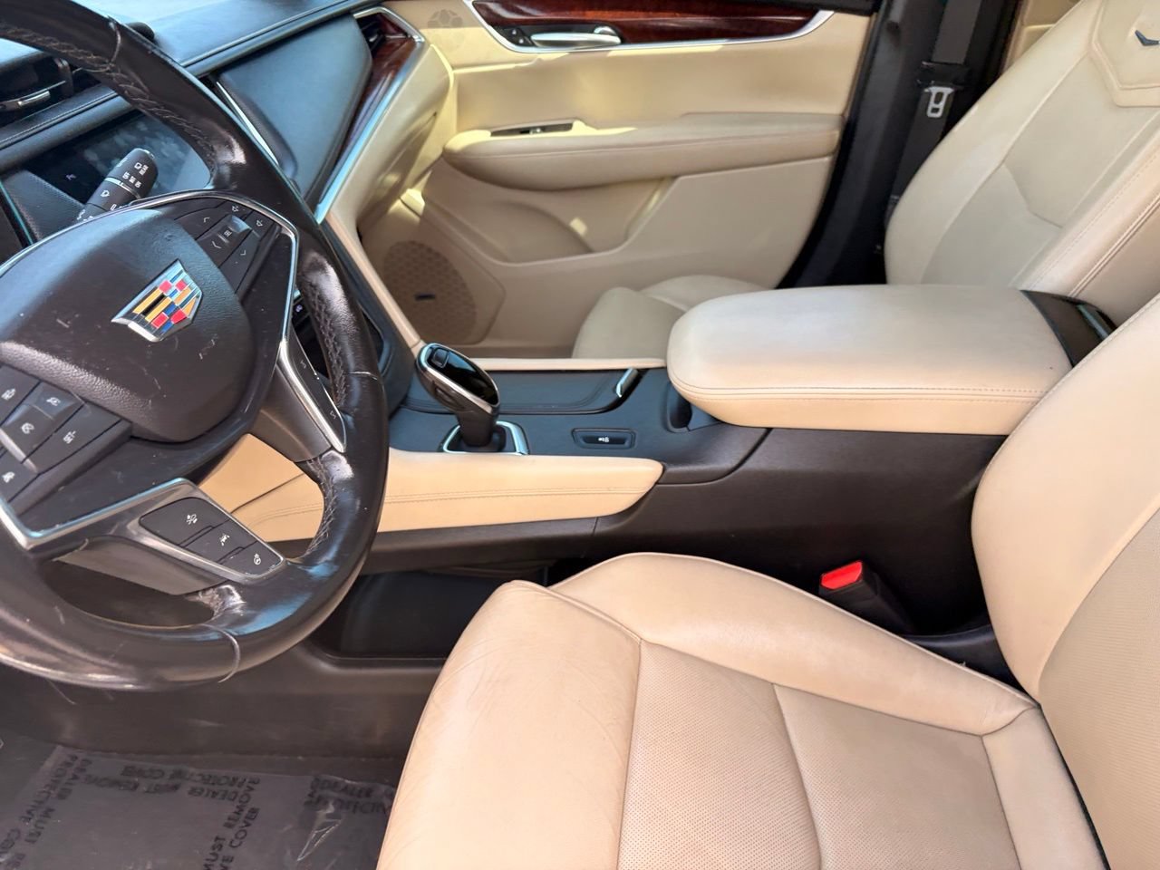 Used 2019 Cadillac XT5 Luxury w/ LPO, Radiant Package FWD image 18