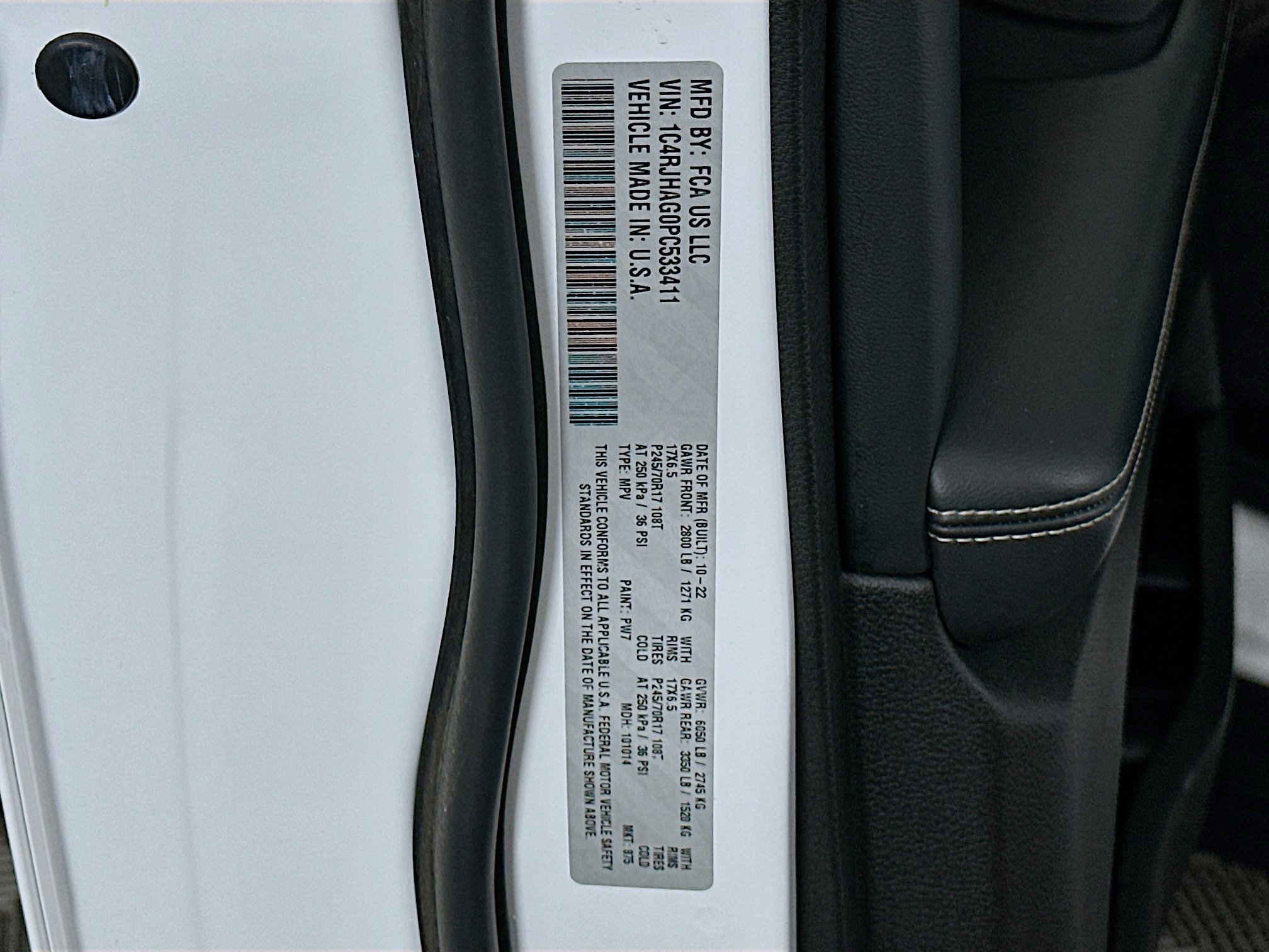 Used 2023 Jeep Grand Cherokee Laredo w/ Luxury Tech Group I AWD/4WD image 12