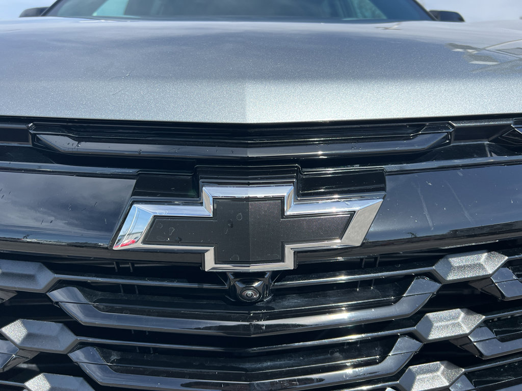 Used 2025 Chevrolet Equinox LT w/ Convenience Package II image 9