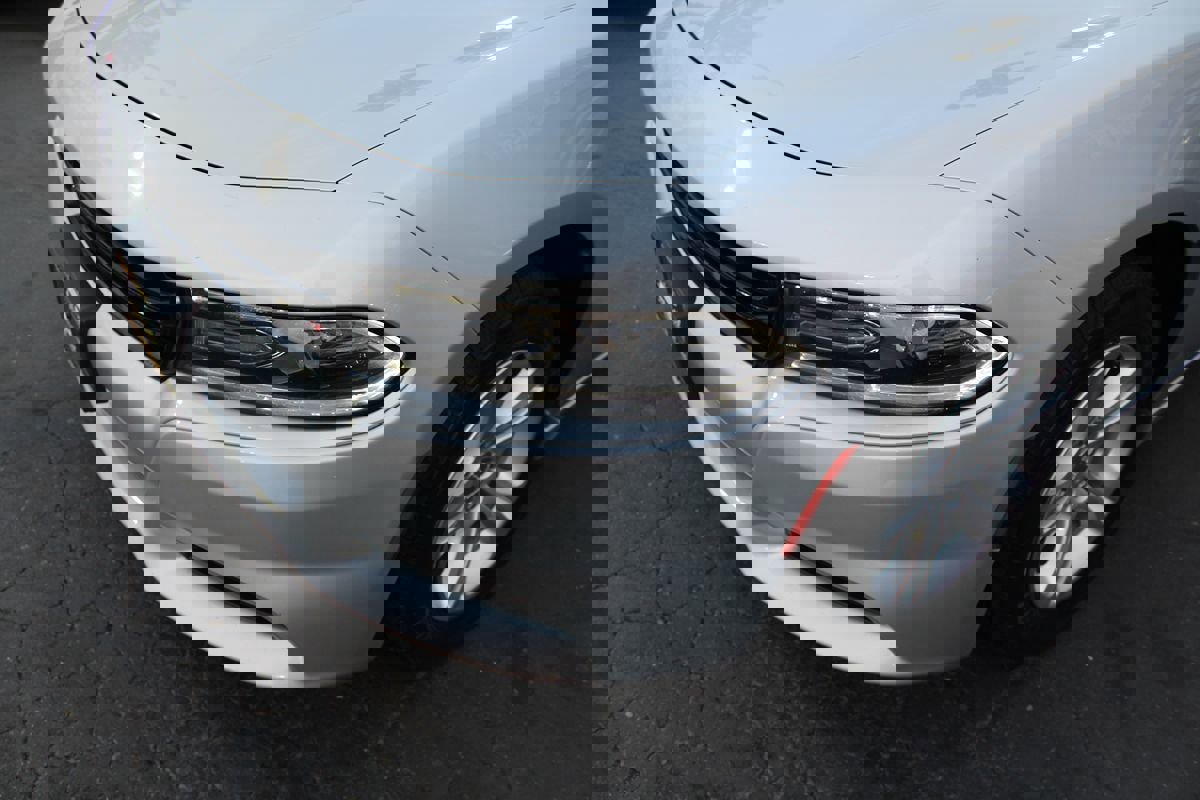 Used 2020 Dodge Charger SXT image 10