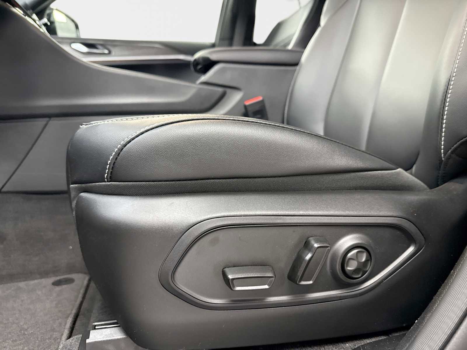 New 2026 Jeep Grand Cherokee Limited AWD/4WD image 14