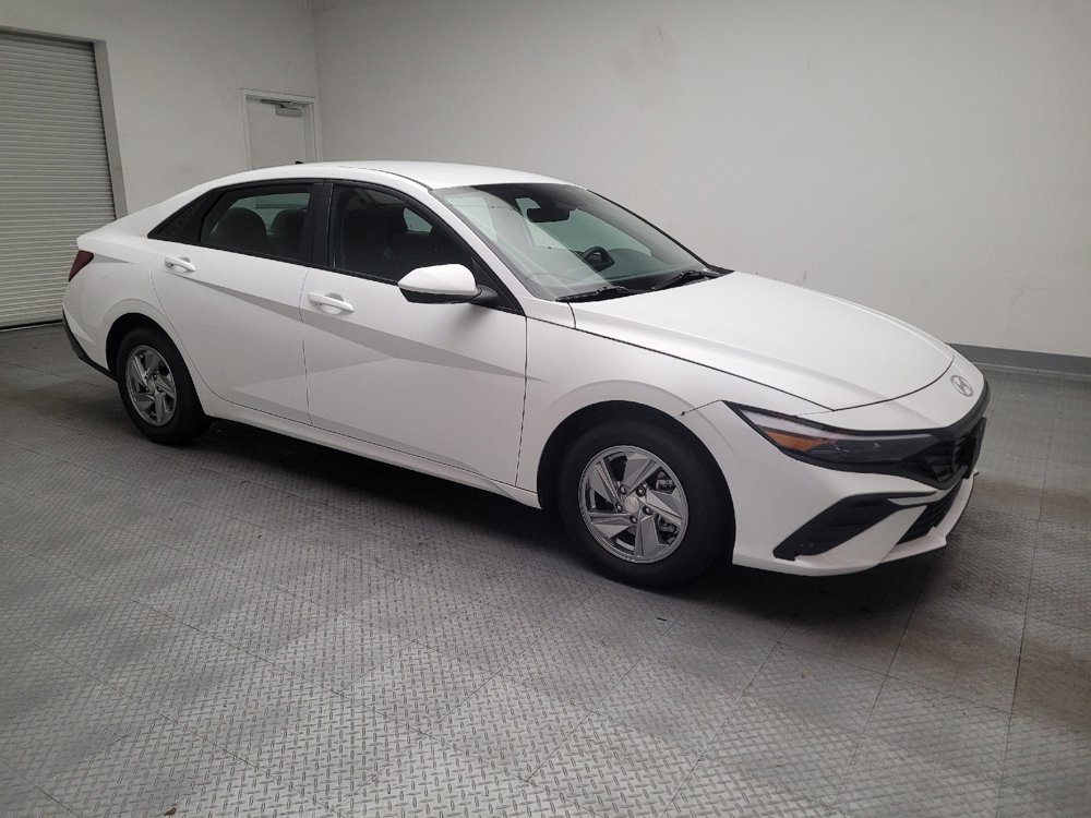Used 2024 Hyundai Elantra SE FWD image 11