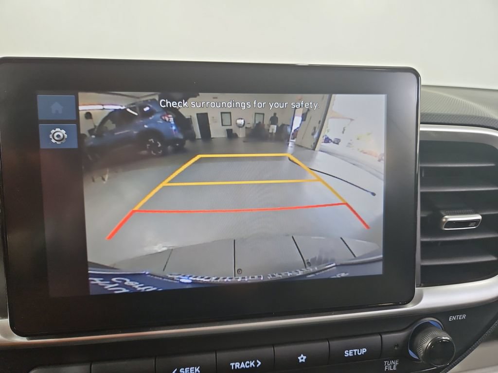 Certified 2025 Hyundai Venue SEL FWD image 21