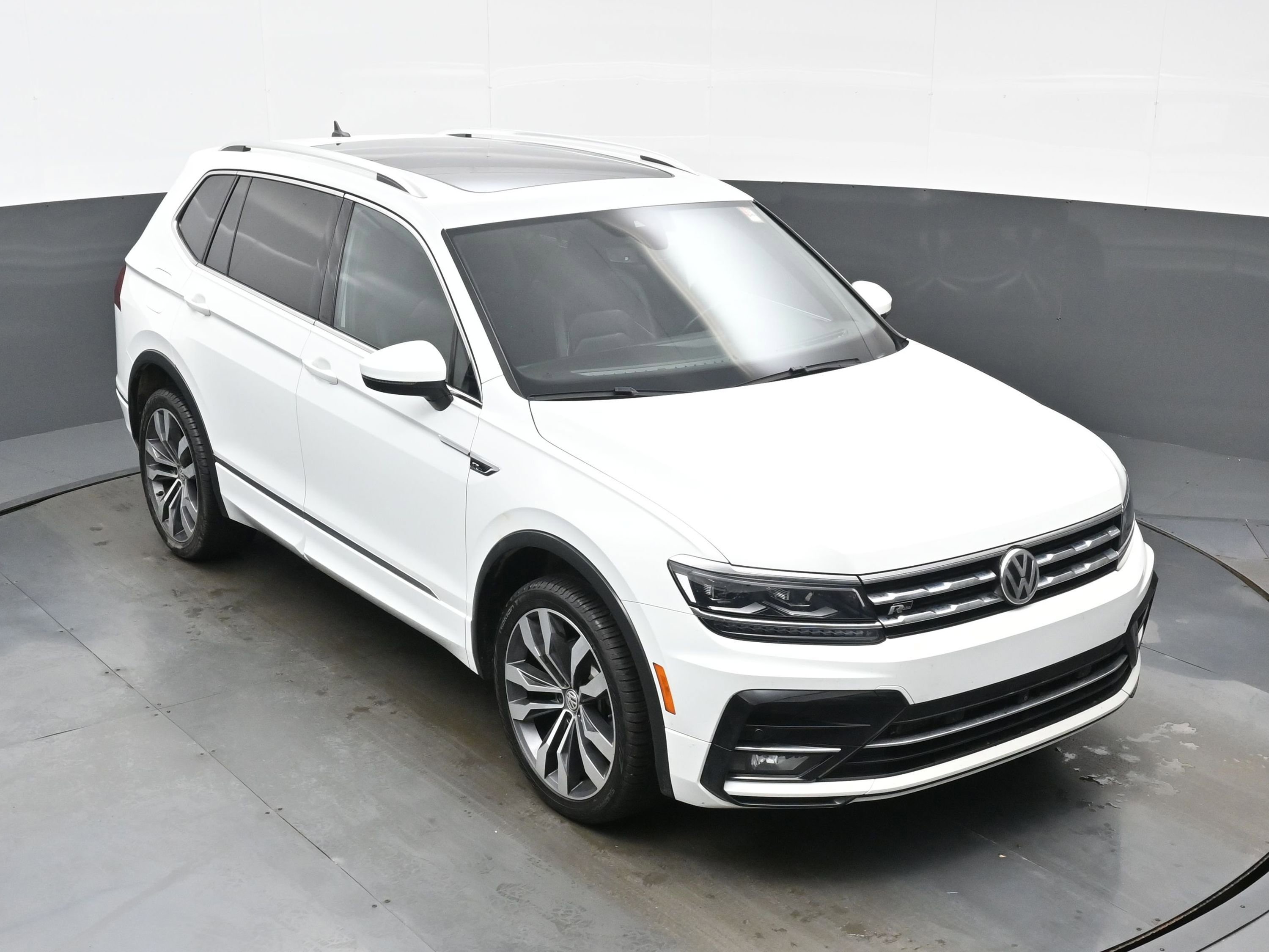 Used 2021 Volkswagen Tiguan SEL Premium R-Line image 41