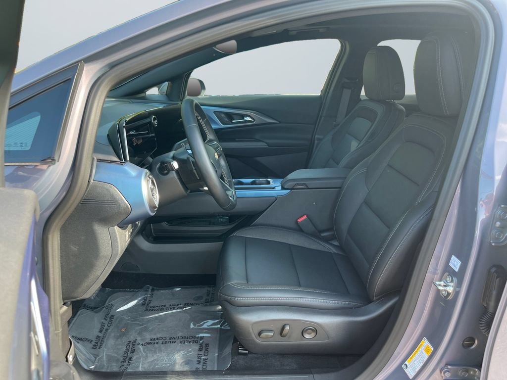 Used 2026 Chevrolet Equinox EV LT FWD image 9