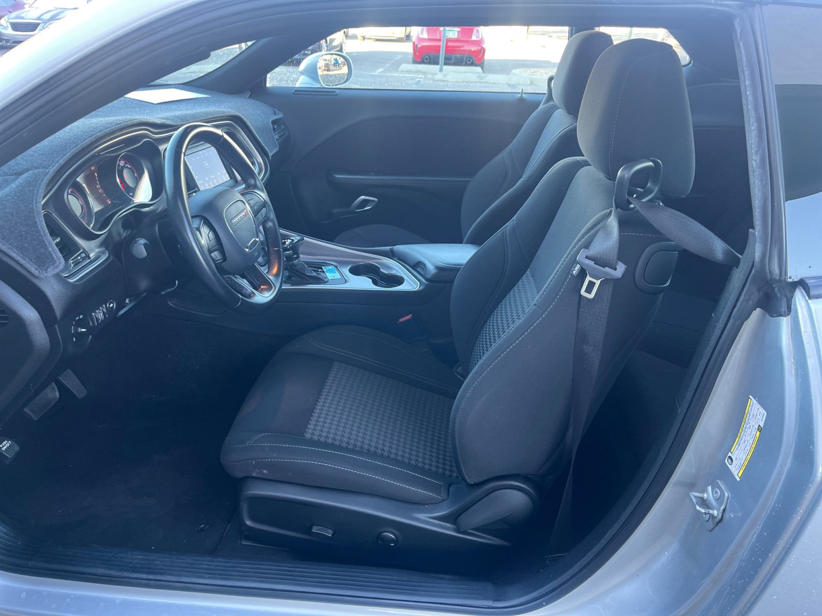 Used 2022 Dodge Challenger SXT image 14