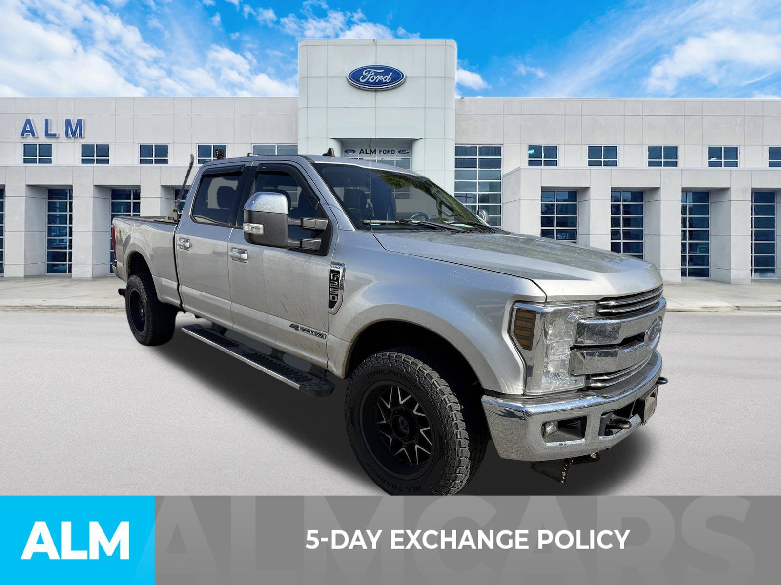 Used 2019 Ford F250 Lariat w/ Lariat Value Package AWD/4WD image 3