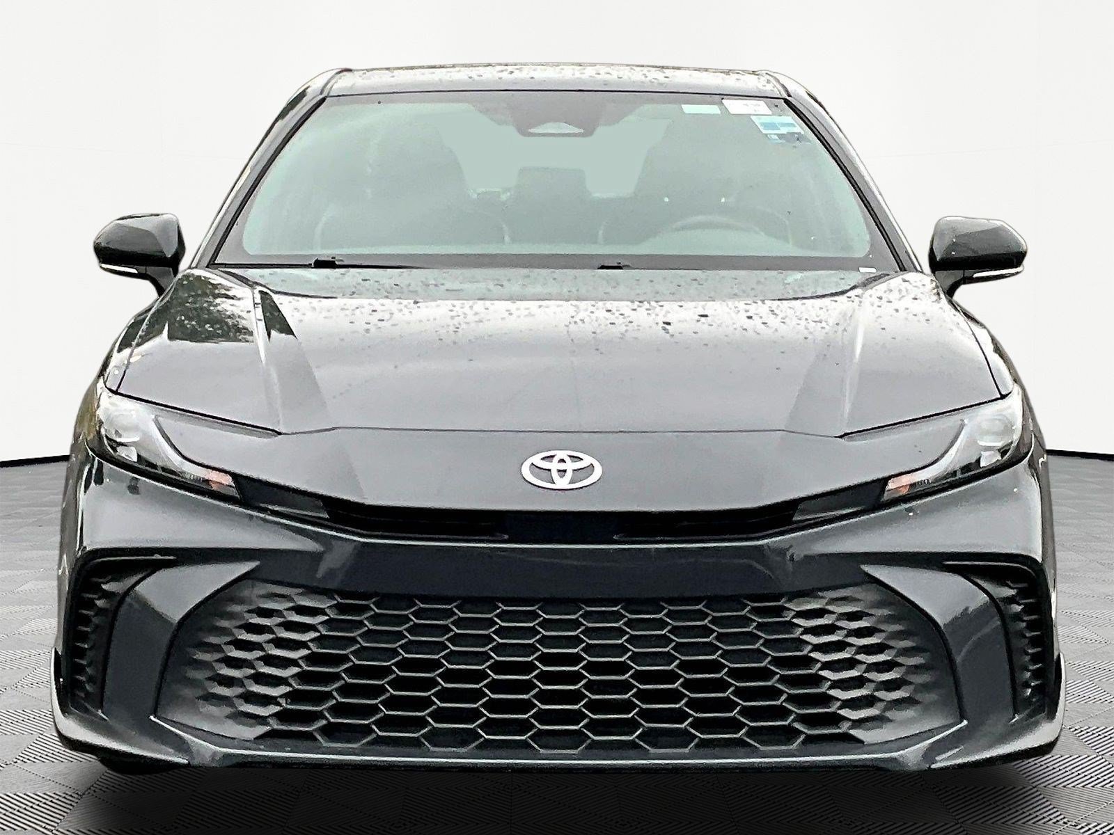 Used 2025 Toyota Camry SE FWD image 2