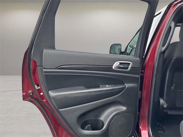 Used 2020 Jeep Grand Cherokee Laredo w/ Security & Convenience Group image 23