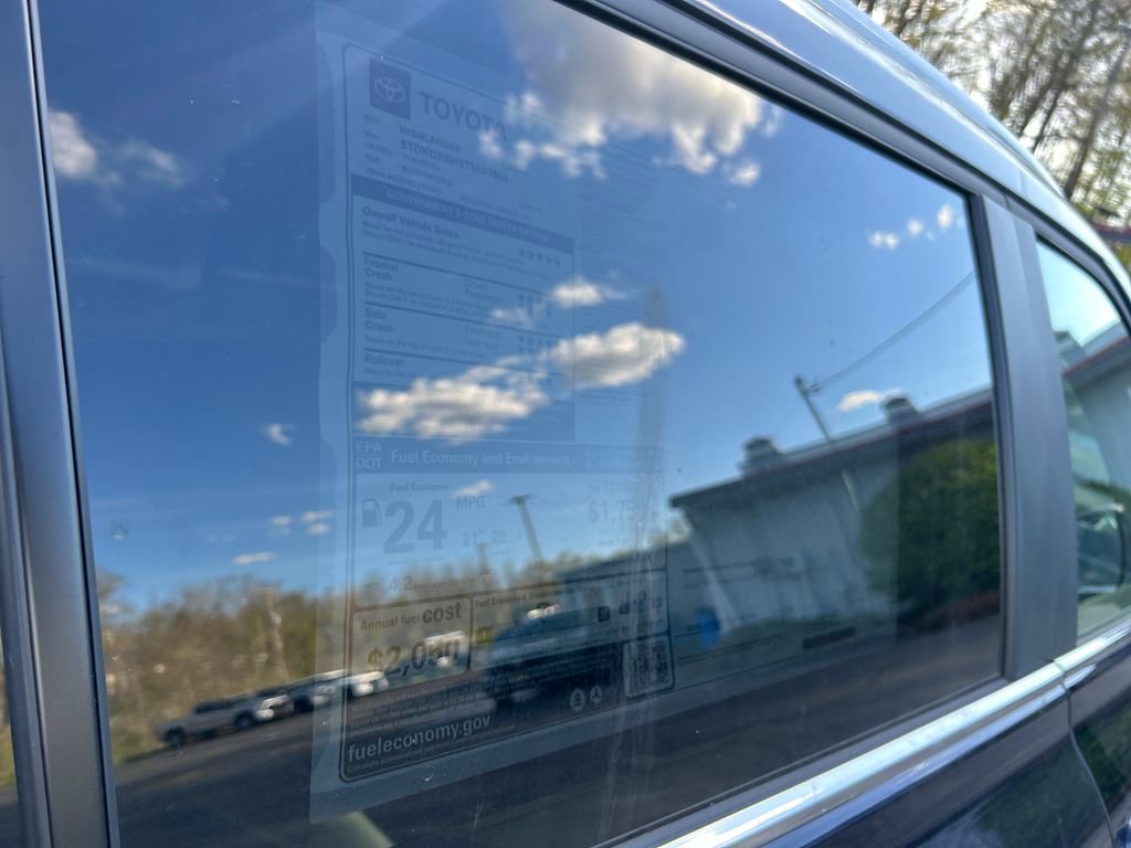 New 2026 Toyota Highlander XLE AWD/4WD image 30