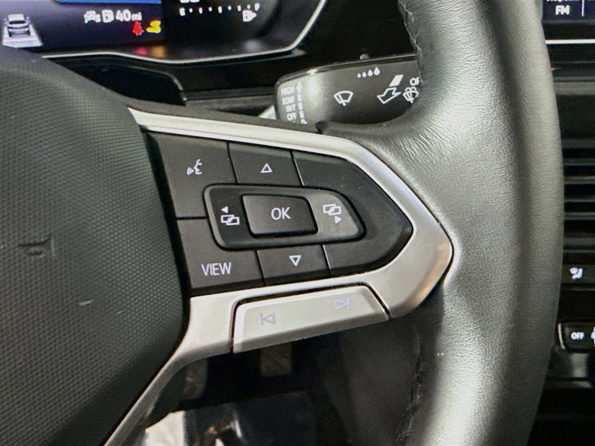 Used 2024 Volkswagen Jetta SE FWD image 15