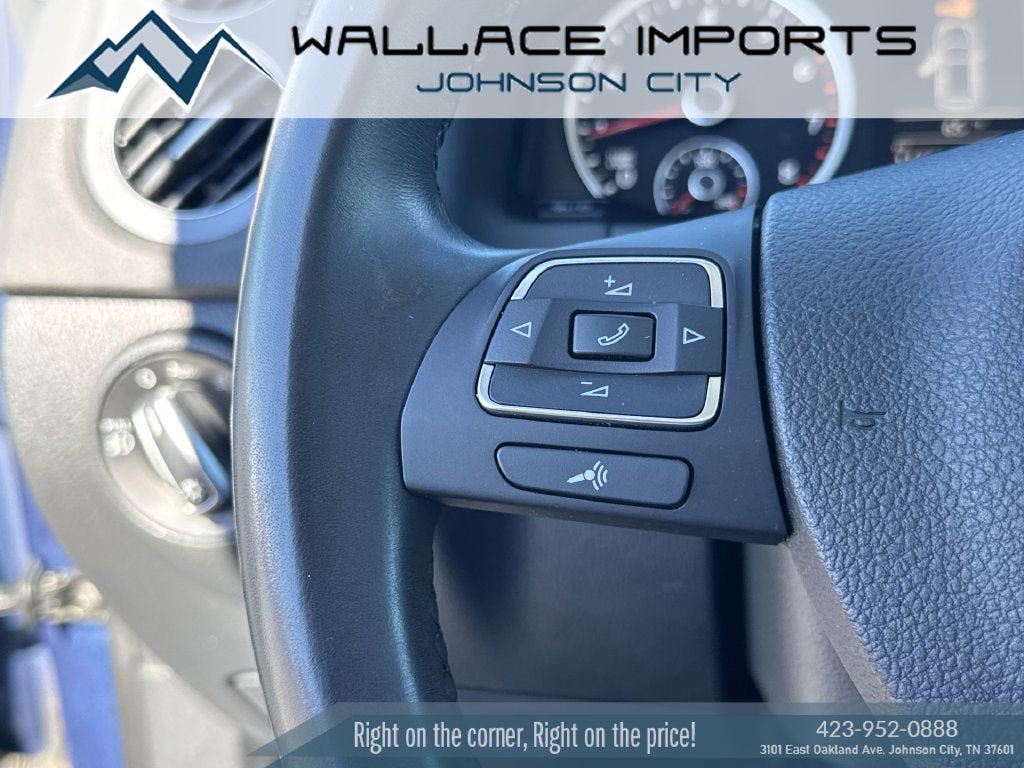 Used 2017 Volkswagen Tiguan SEL AWD/4WD image 22