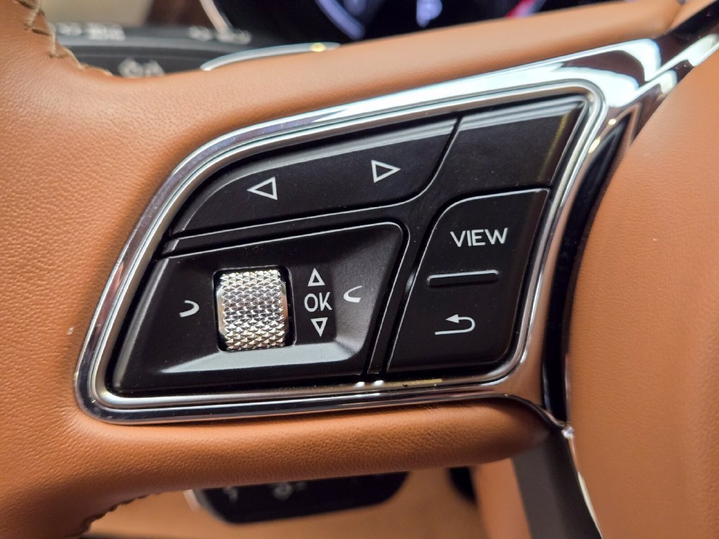 Certified 2023 Bentley Bentayga Speed AWD/4WD image 32