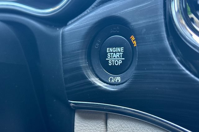 Used 2020 Jeep Grand Cherokee Limited w/ Trailer Tow Group IV AWD/4WD image 26