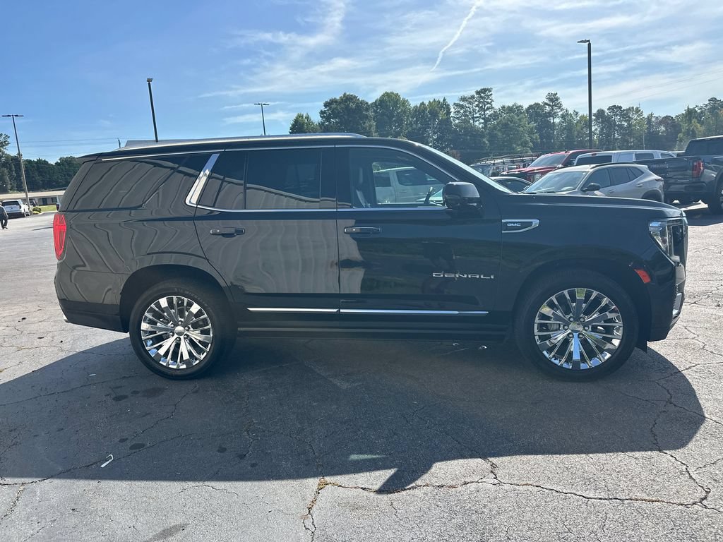 Used 2021 GMC Yukon Denali w/ Denali Premium Package AWD/4WD image 5