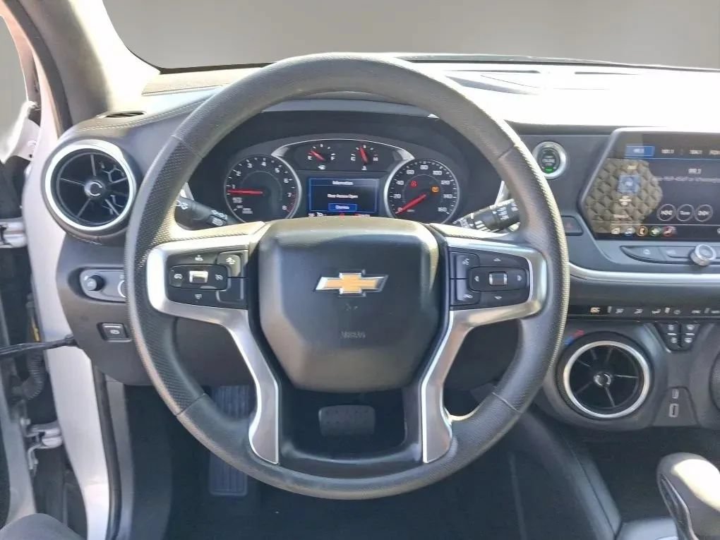 Used 2021 Chevrolet Blazer LT FWD image 22