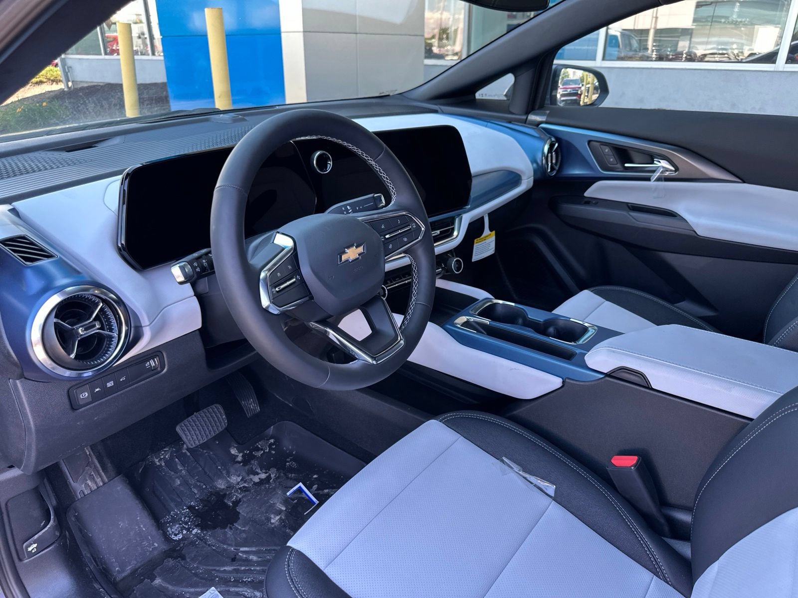 New 2026 Chevrolet Equinox EV LT FWD image 17