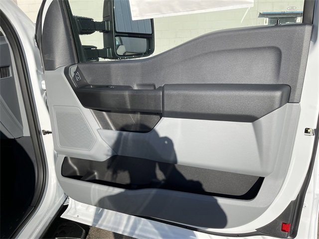 New 2026 Ford F550 4x4 Supercab Super Duty image 35
