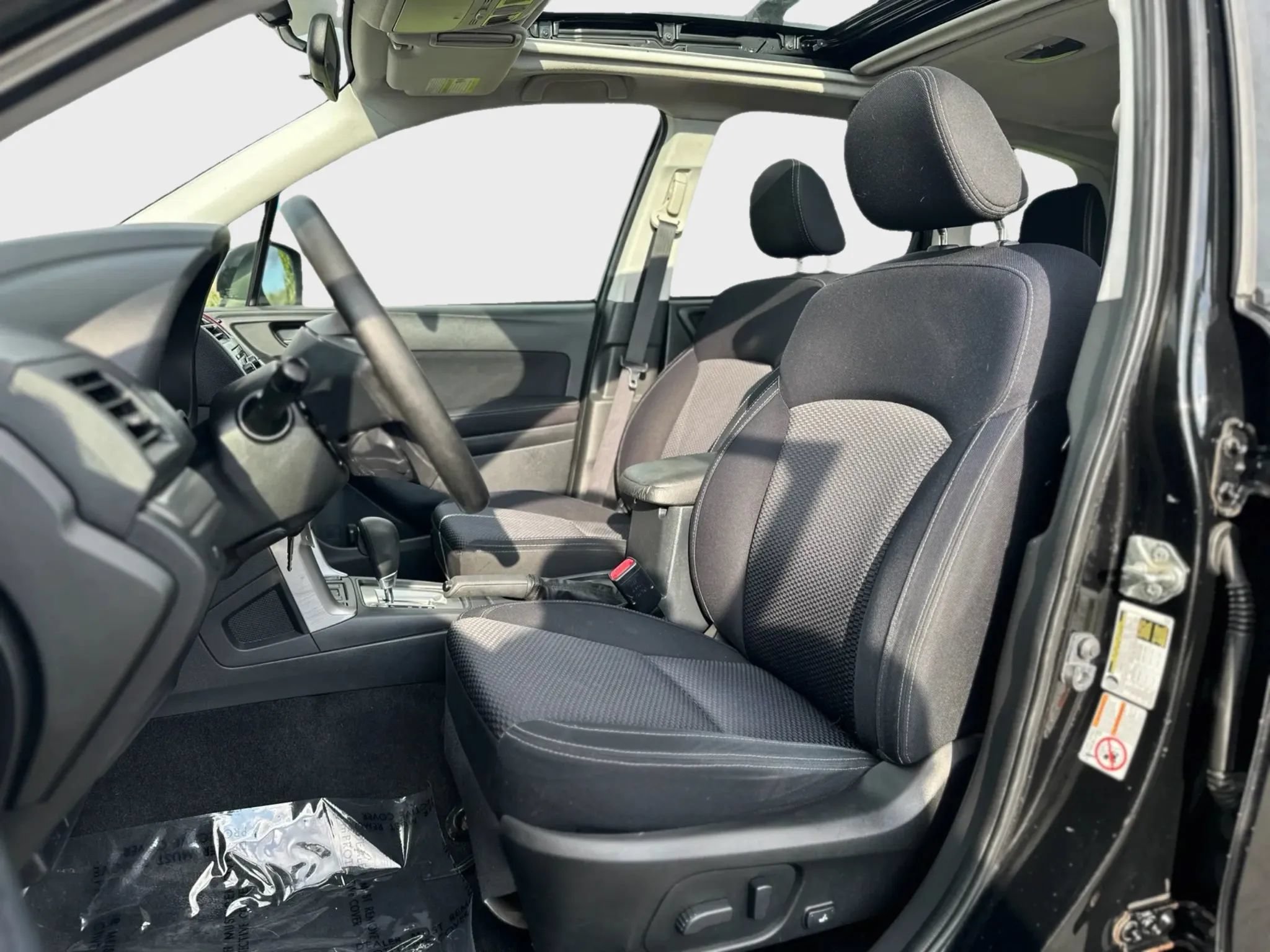 Used 2015 Subaru Forester 2.5i Premium w/ All-Weather Package AWD/4WD image 17