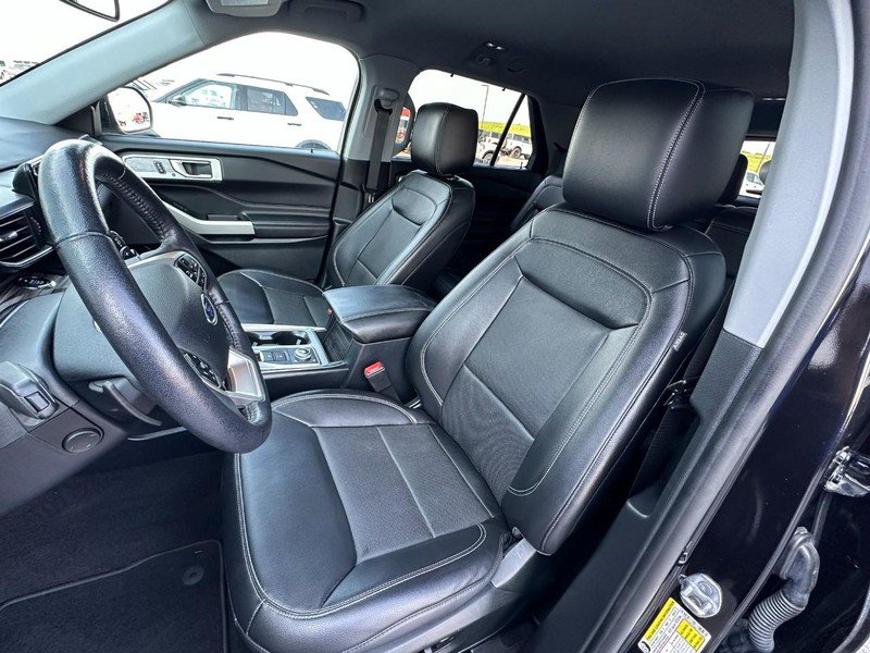 Used 2021 Ford Explorer Limited w/ Equipment Group 301A AWD/4WD image 7